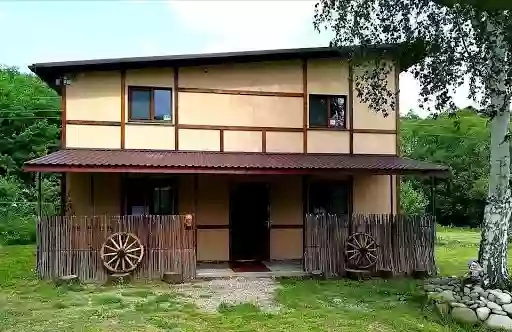 Guest house "Pisnya Karpat"