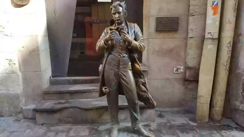 Пам'ятник Леопольду фон Захер-Мазоху