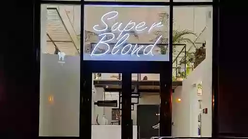 "Super Blond Ira Moravska"