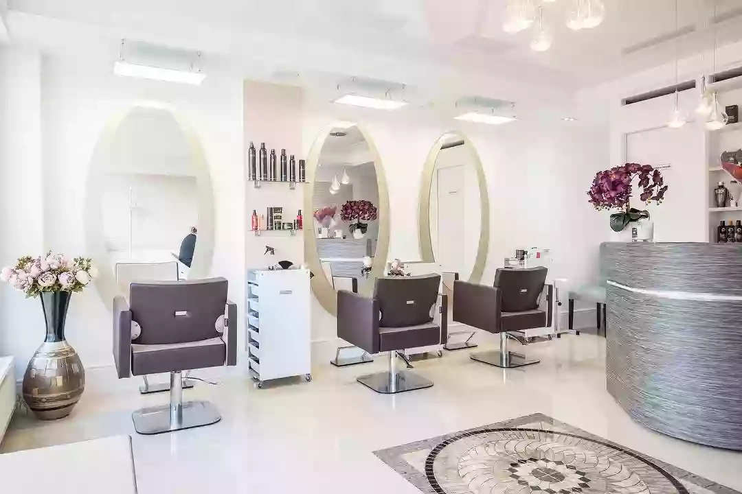R/Style Hair & Beauty salon in Eltham