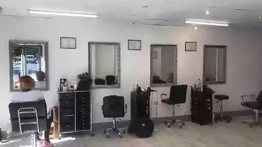 Troyale’s Hair Salon