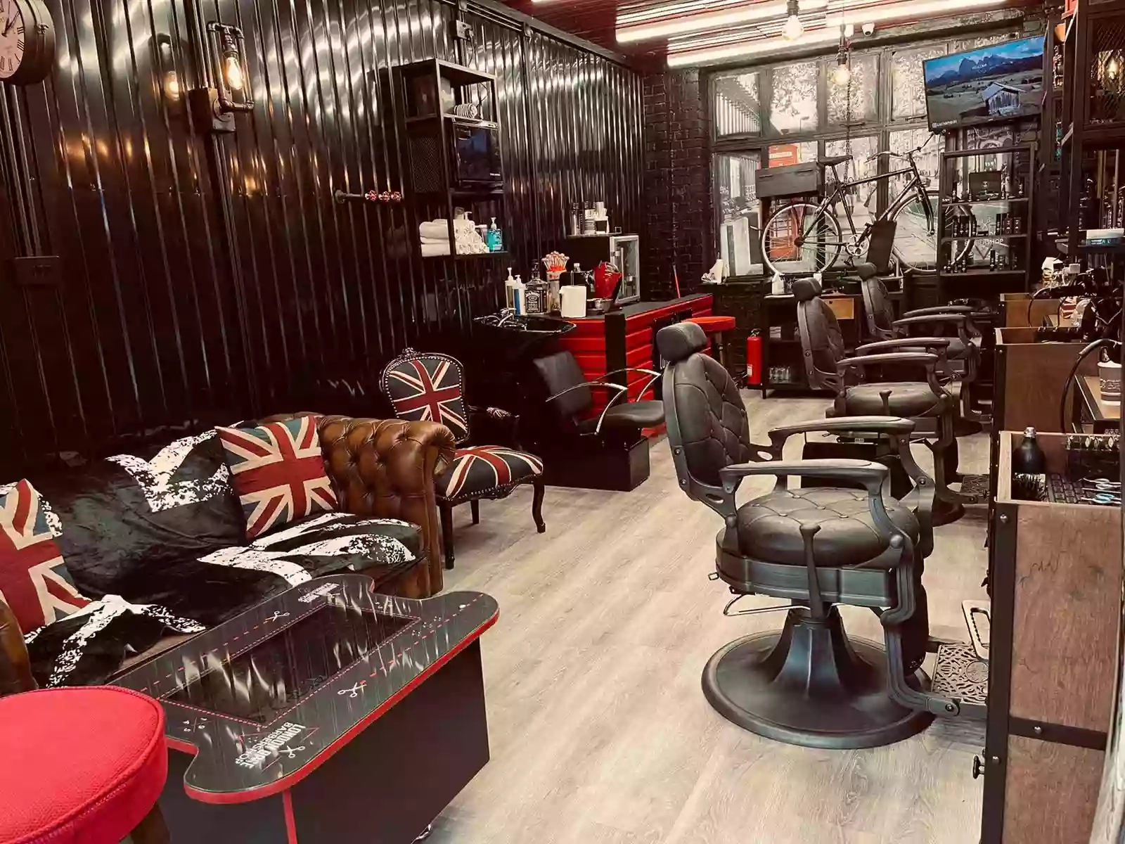 London Base Barbershop Olympia