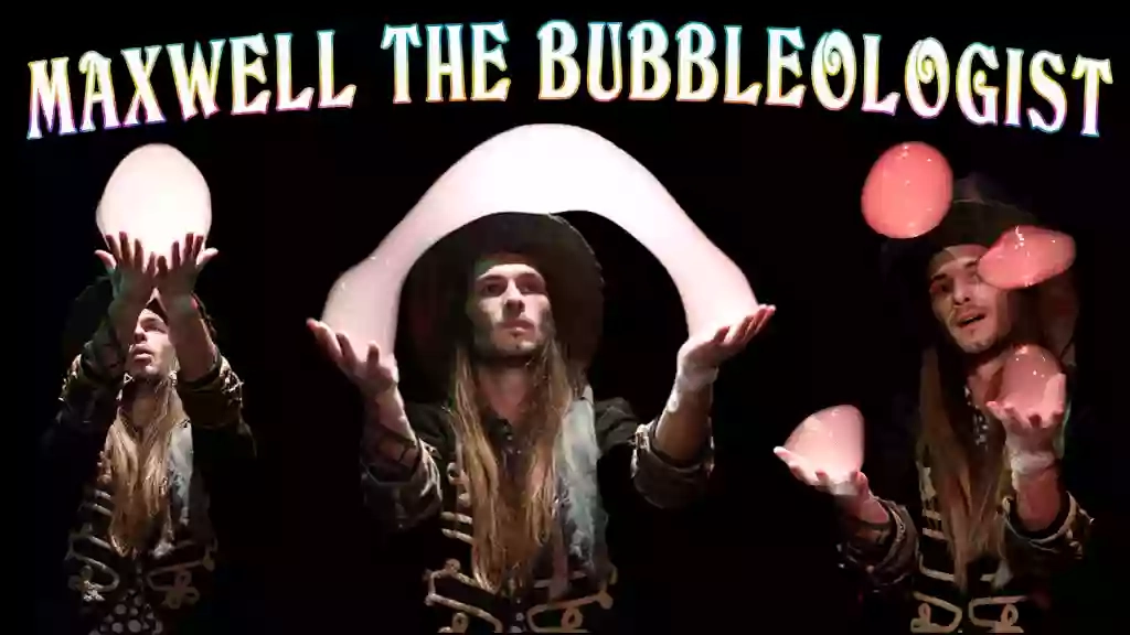 Maxwell the Bubbleologist. Professional Bubble performer