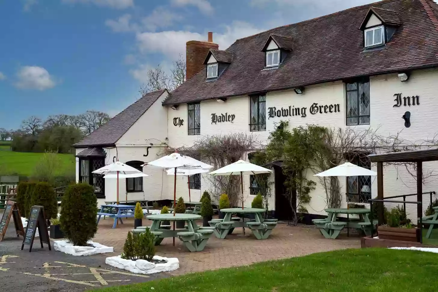 The Hadley Bowling Green Inn