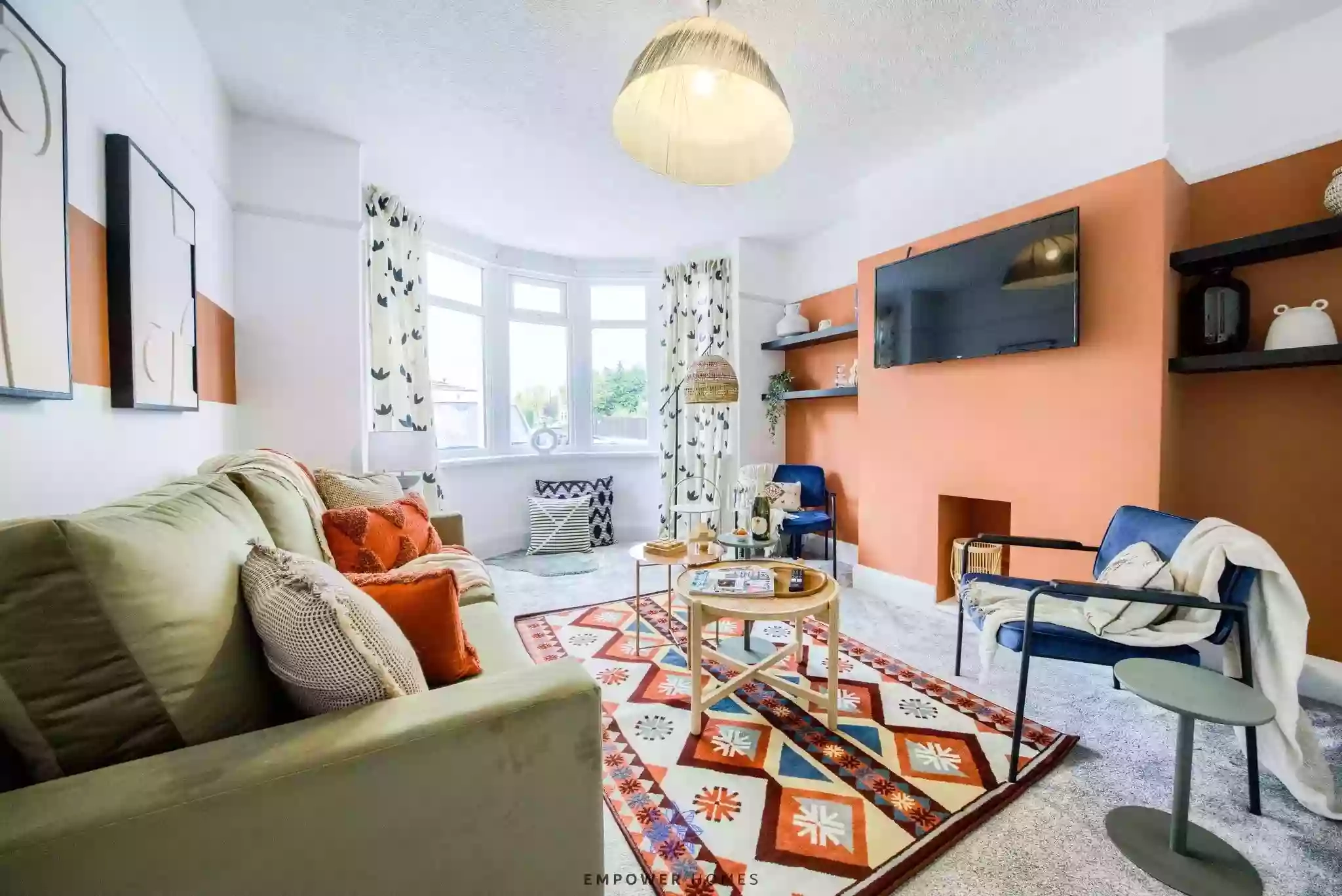 Coventry Beautiful House, University Hospital, M6 M69, Private Parking, Sleeps 6, by EMPOWER HOMES