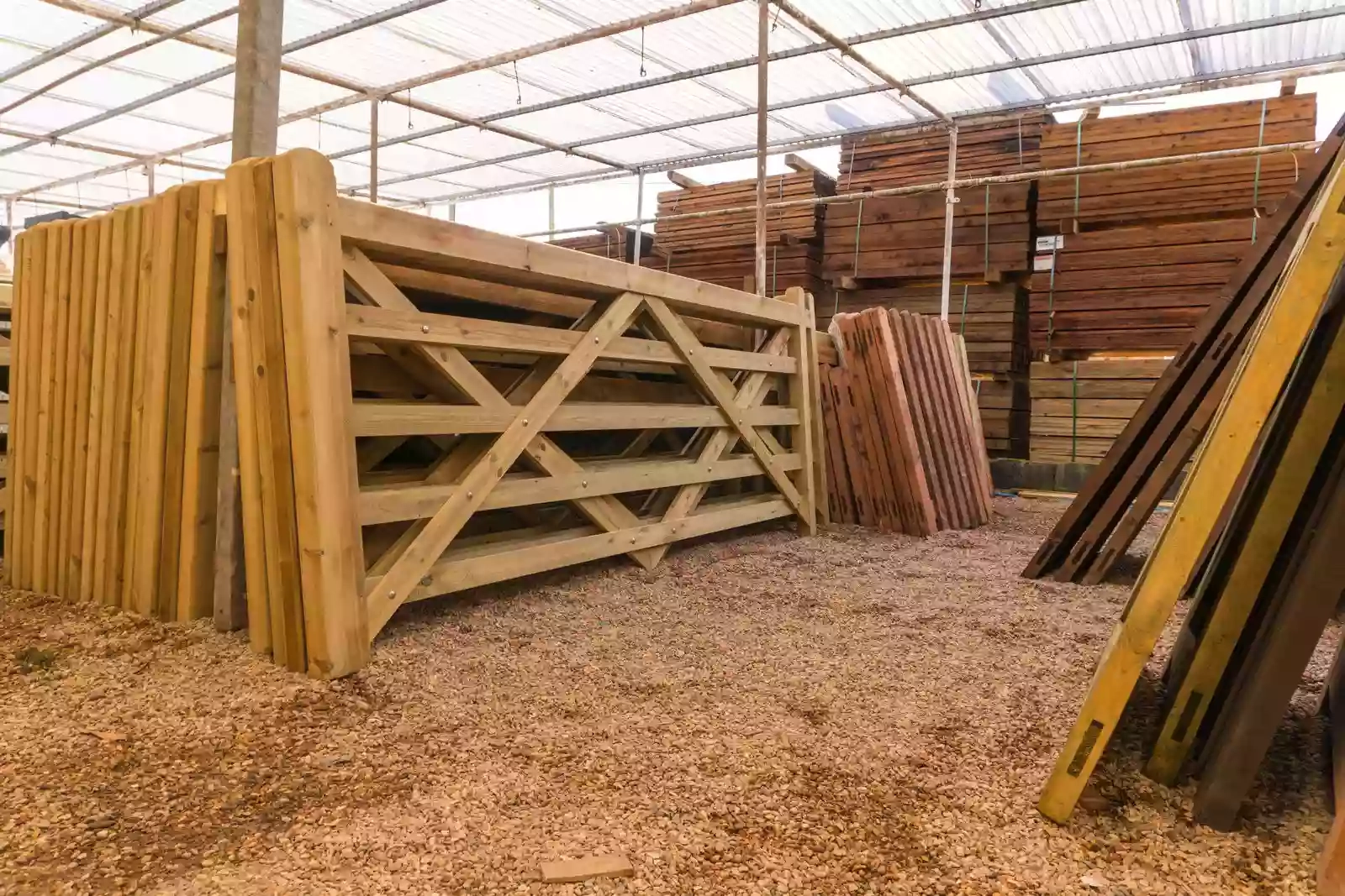 Golden Larch Fencing Supplies - Southampton