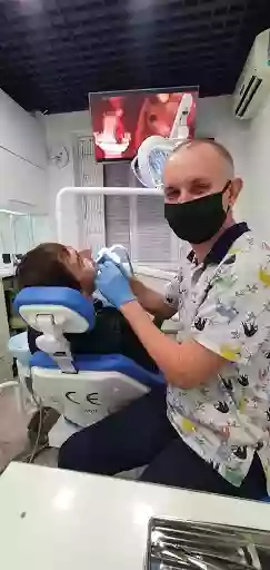 Врач-стоматолог Валентин Шаповал