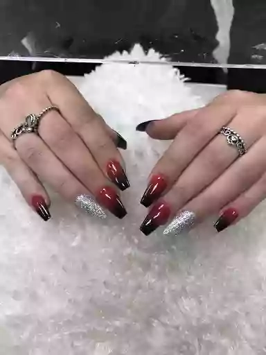 Skylar nails