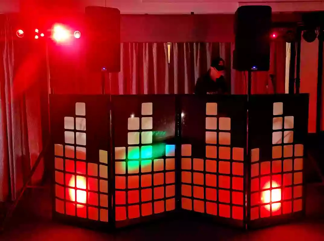 DJ DMC - The Mobile DJ/Disco Specialists