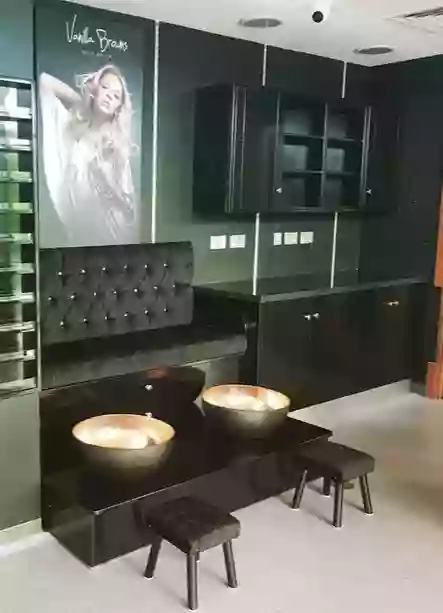 Uniques Salon Furniture