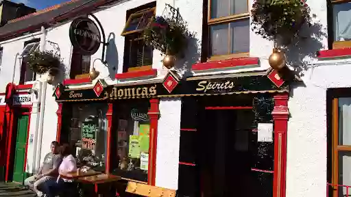 Monica's Pub