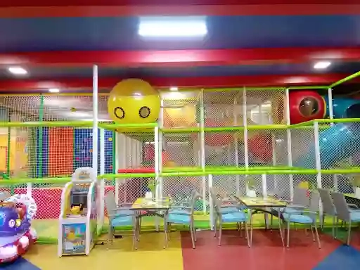 HAPPY KIDS - Дитячий розважальний центр.