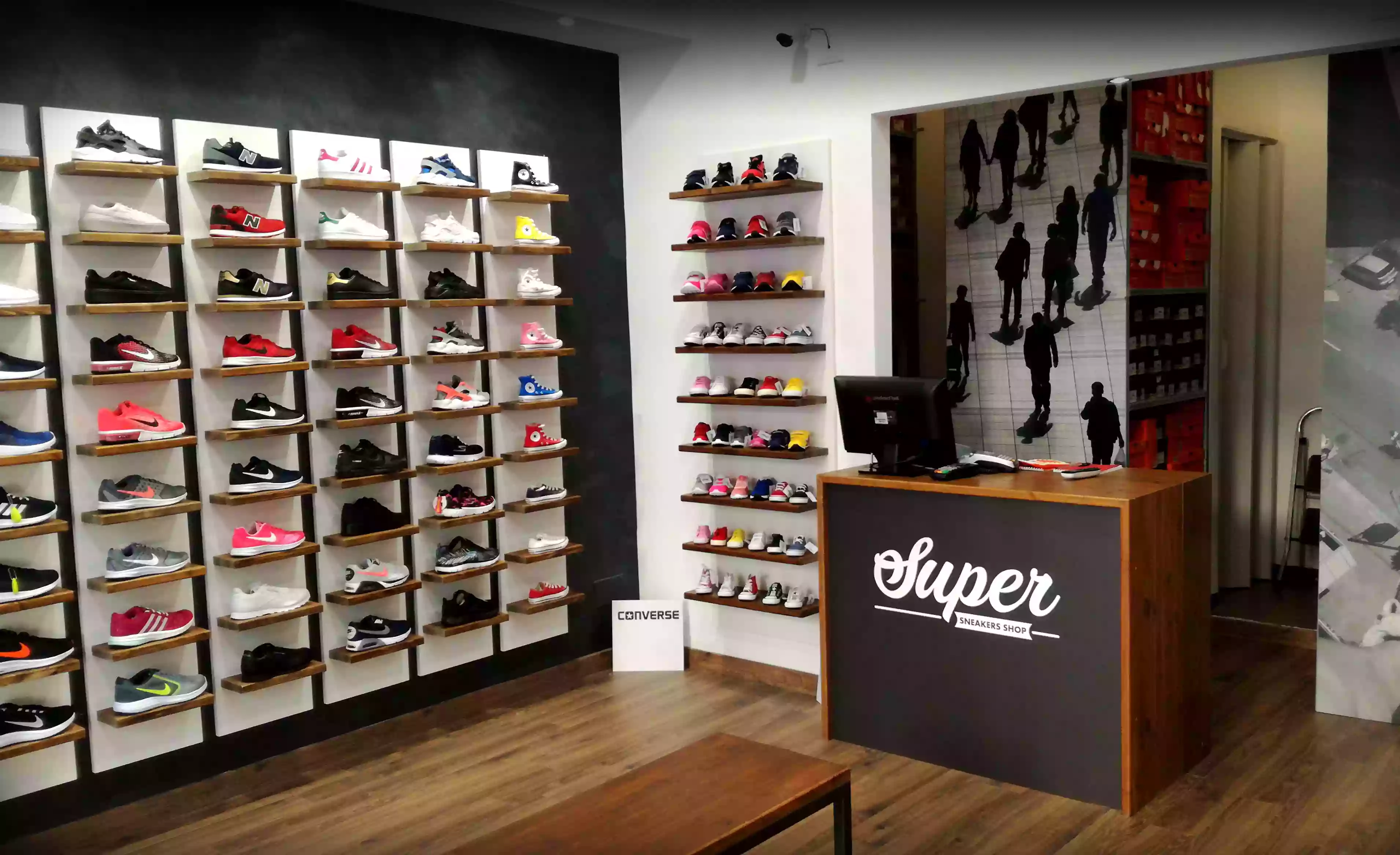 Super - Sneakers Shop