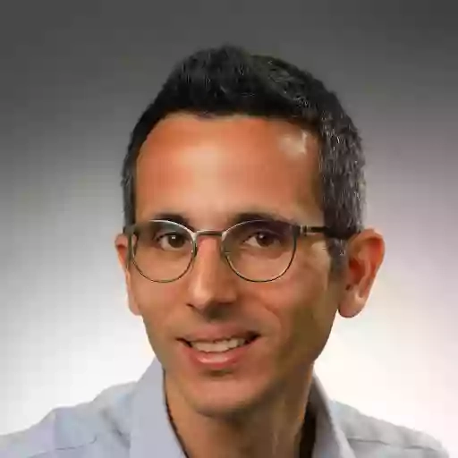 Dott. Salvatore Oliva, Pediatra e Gastroenterologia