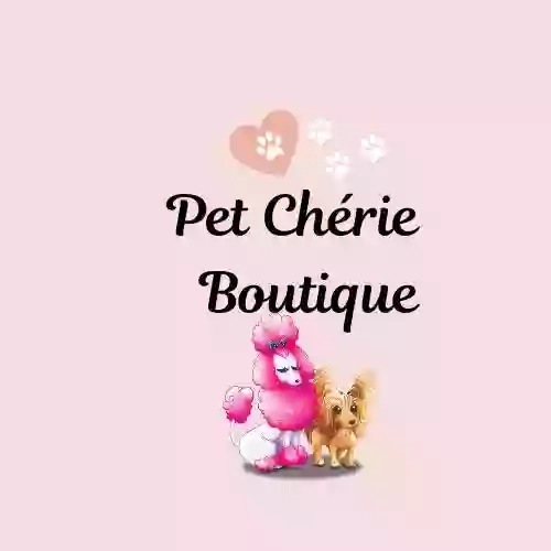 Pet Chérie Boutique a Monza. Abbigliamento e accessori cani e gatti.