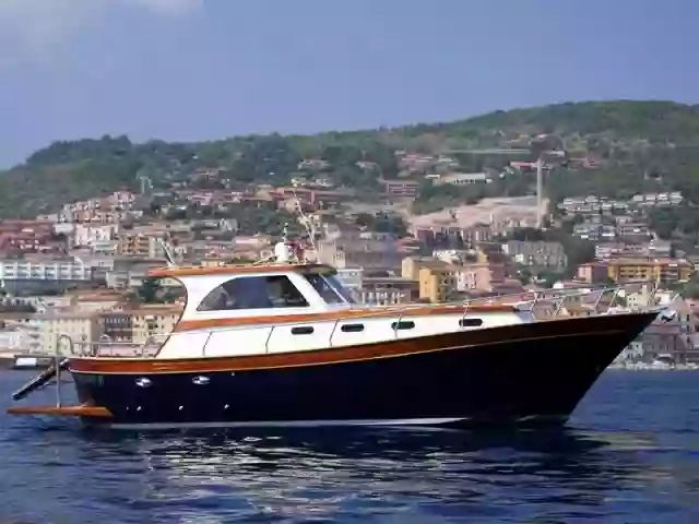 AirOne Boat Rental Noleggio Barche e Gommoni Escursioni in barca Capri Positano Amalfi