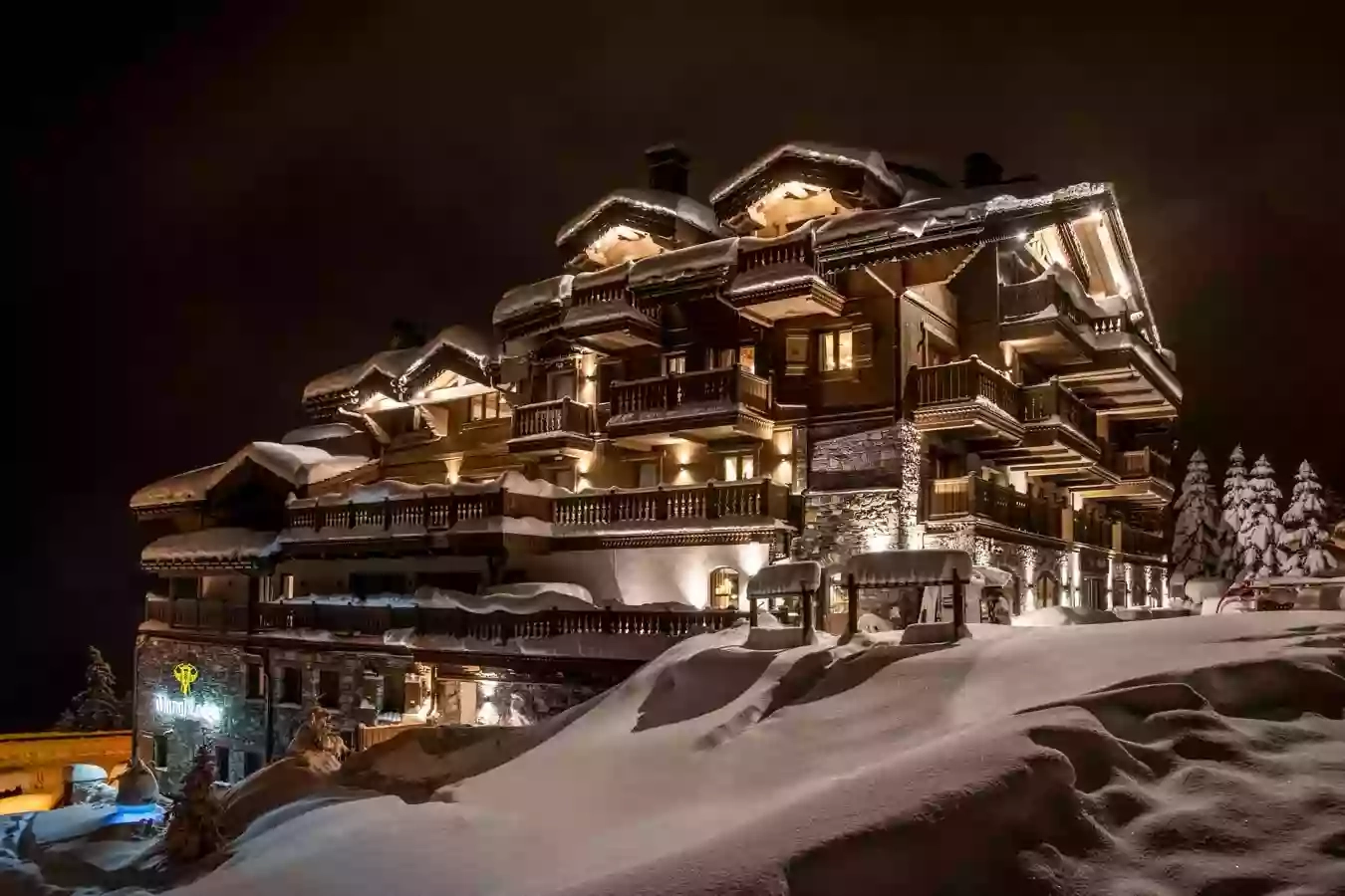 Alpine Residences - Manali Lodge