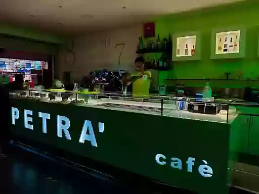 Petra's Cafè