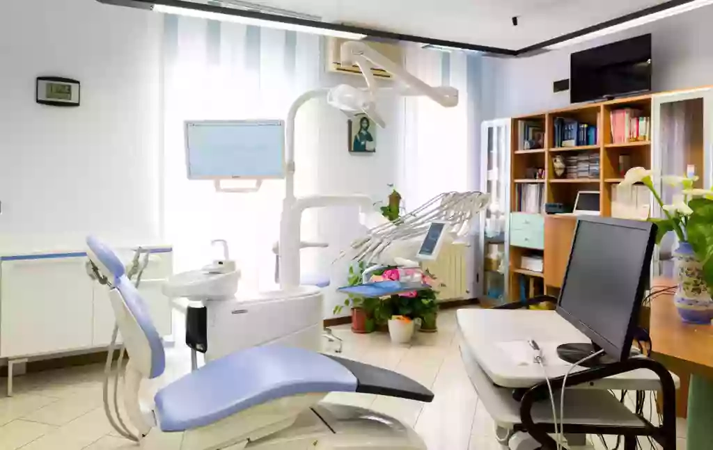 Studio Dentistico Saladino - Sbiancamento denti, Protesi Dentali, Ortodonzia