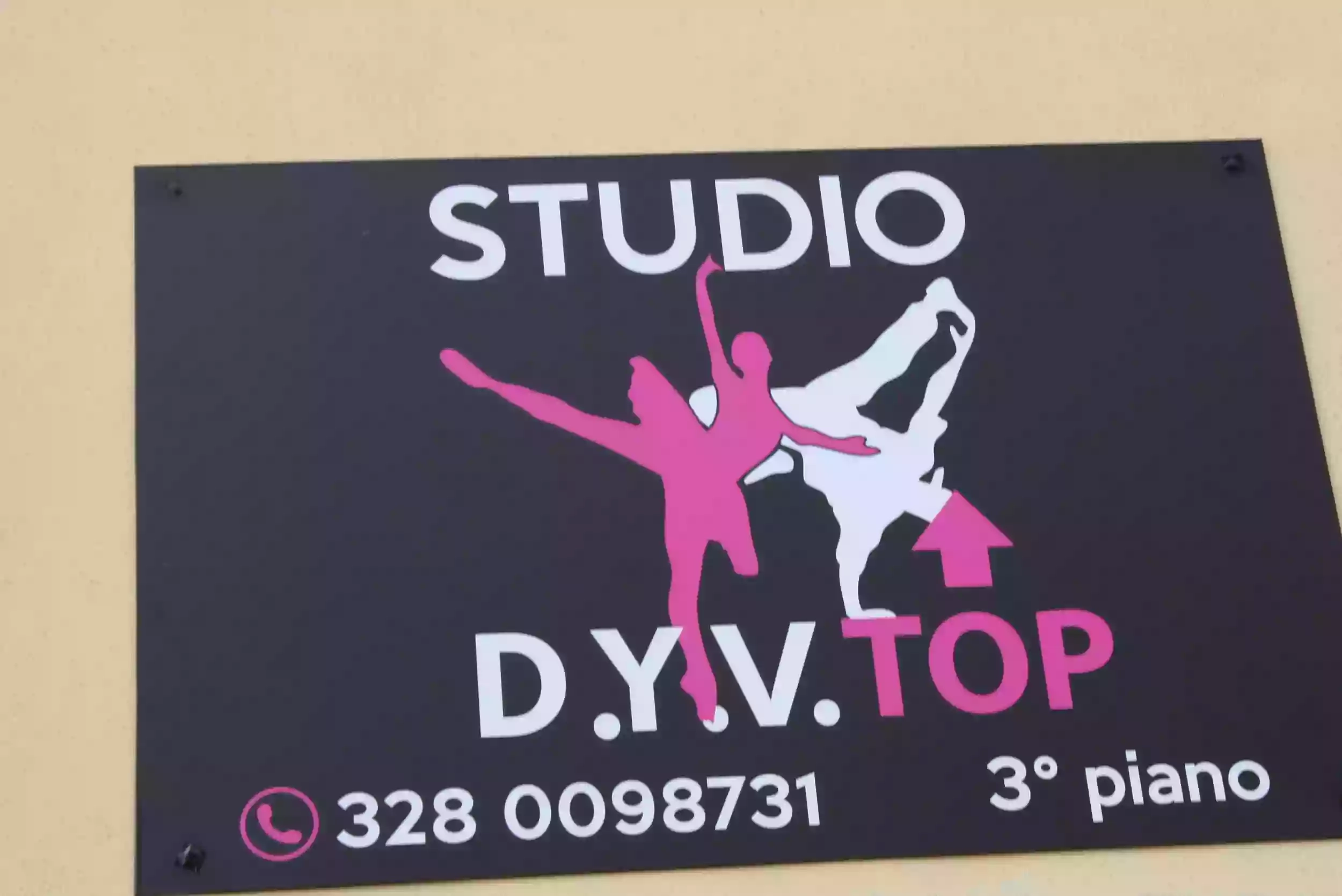 Studio DYV Top
