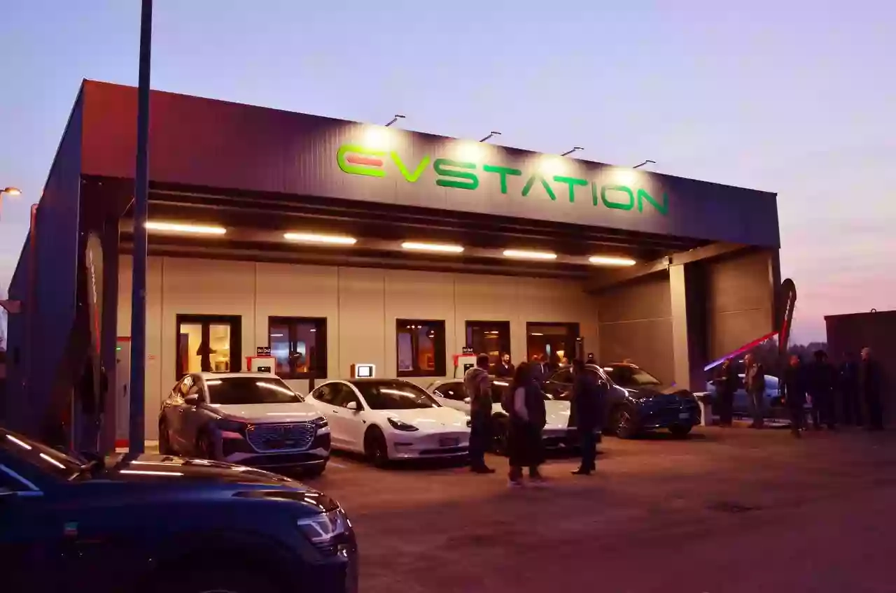 Stazione di ricarica per veicolo elettrico