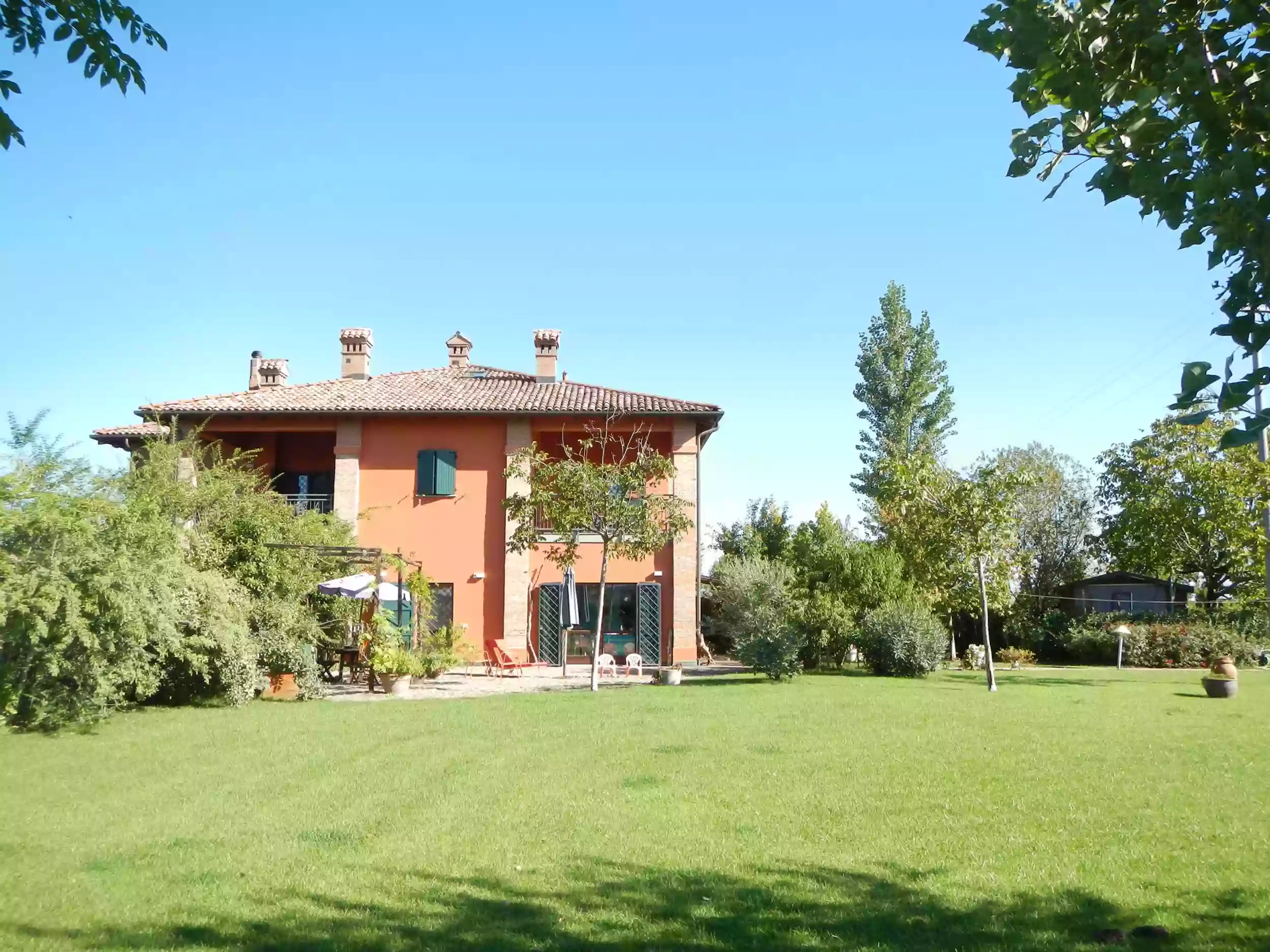 B&B Via Punta 8 - bed & breakfast, holiday home vicino centro di Bologna