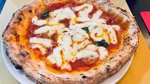 Pizzeria Piccolo Cesare Pizza NAPOLETANA