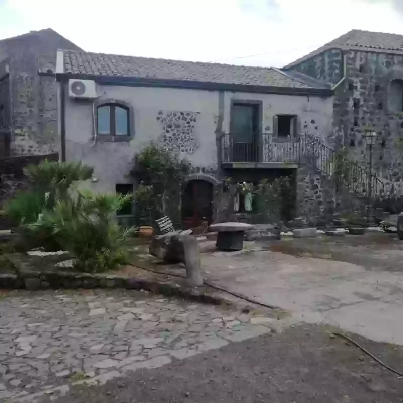 Villa Alessio | Guest house under the Volcano [Andronico- CIR: 19087023C210512 / Mongibello- CIR: 19087023C210513]