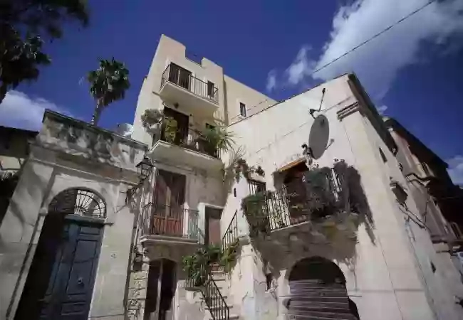 Casa Ines appartamento con terrazzo by Dimore in Sicily