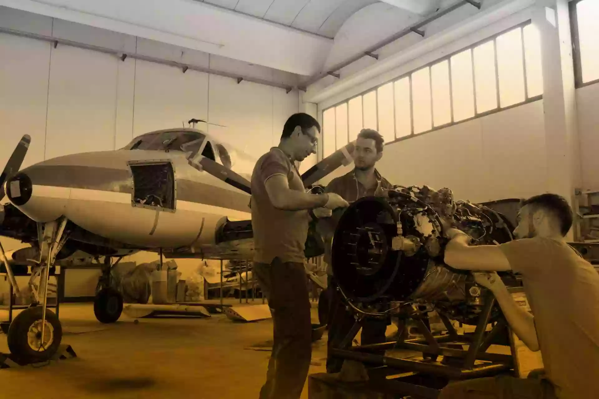 Aircraft Engineering Accademy -Hangar training-