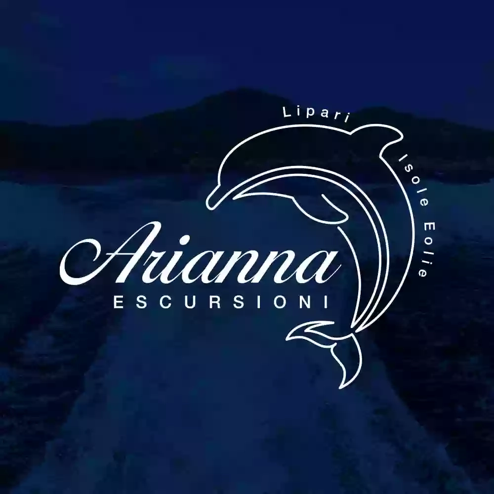 Arianna Escursioni|tour isole Eolie|Eolie vacanza|scalata al cratere di Stromboli|Trasferimenti in barca Isole Eolie