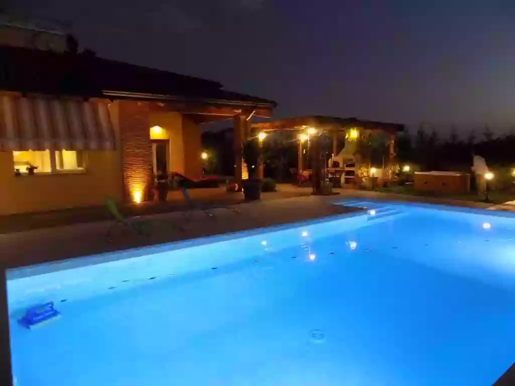Villa in Parma with swimming pool & Spa