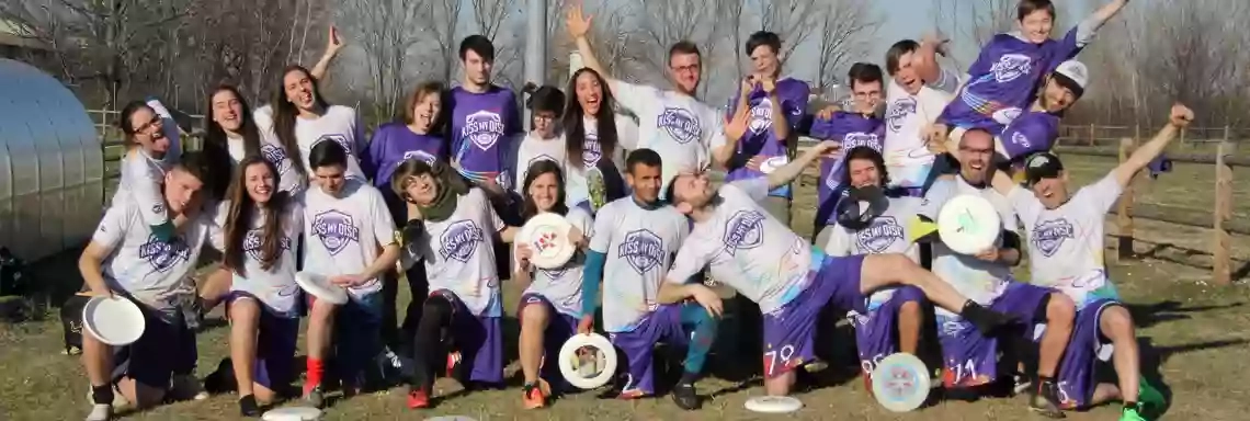 Ultimate Frisbee - Kiss My Disc