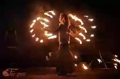 Фаер шоу, светодиодное шоу, пиксельное шоу, тяжелый дым, холодные фонтаны в Киеве - Fire Spirit