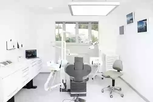Стоматологія Izmailov Dental Теремки