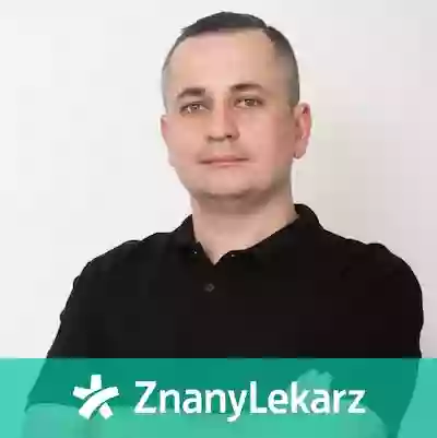 lek. dent. Maciej Okła, chirurg szczękowy