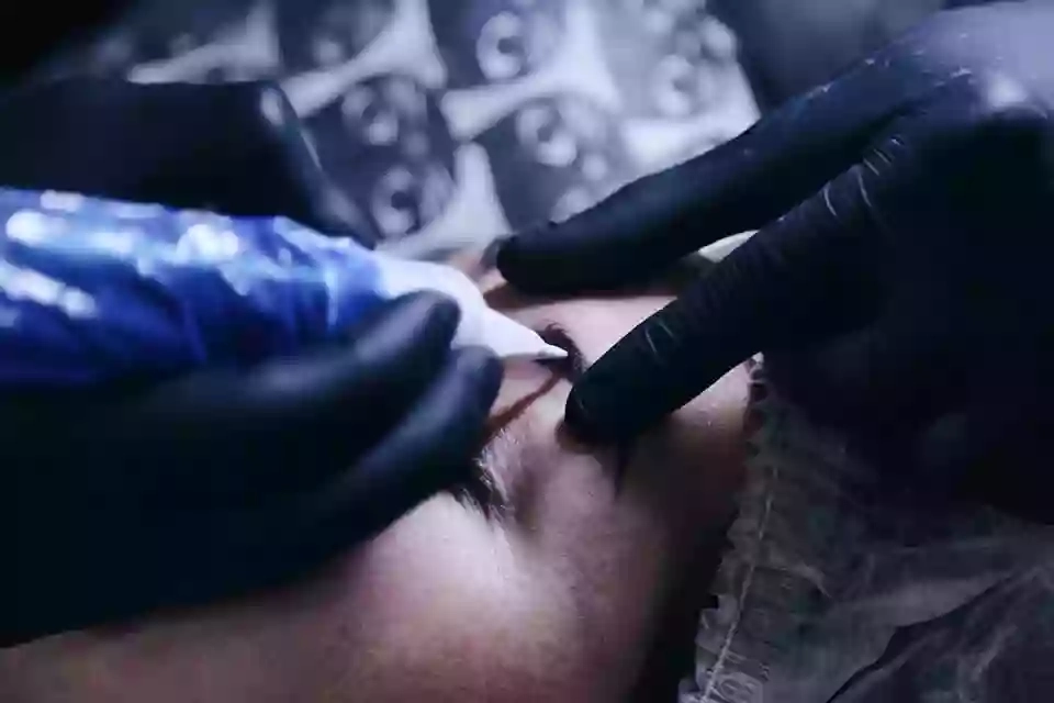 Студия татуаж бровей - перманентный макияж Брови 6d