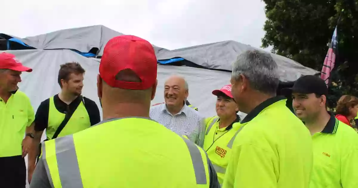 Dr Mike Freelander MP: Federal Member for Macarthur