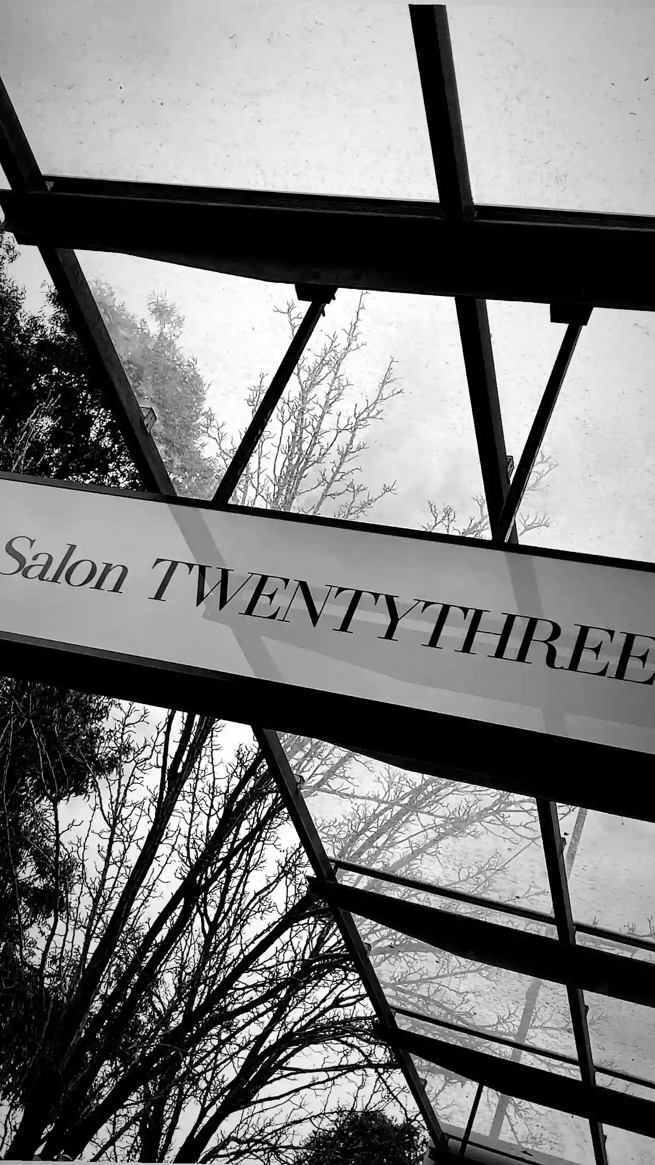 Salon TWENTYTHREE