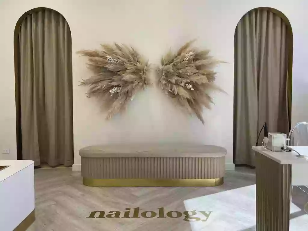 NAILOLOGY - Coffee & Nails