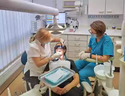 Dr Farhadi's Dental Clinic - Dentist Indooroopilly