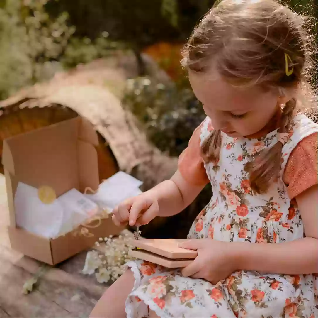 Children's eco activity kits for gifting & parties-Poppy & Daisy Designs