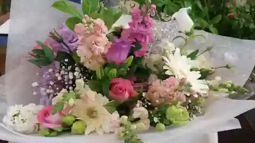 Boutique Flowers & Lace