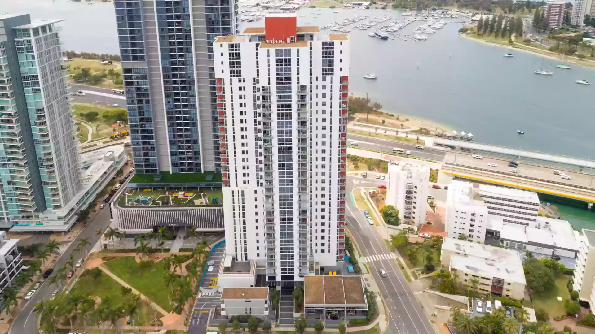 Marina at Brighton on Broadwater by Meriton Leasing Office