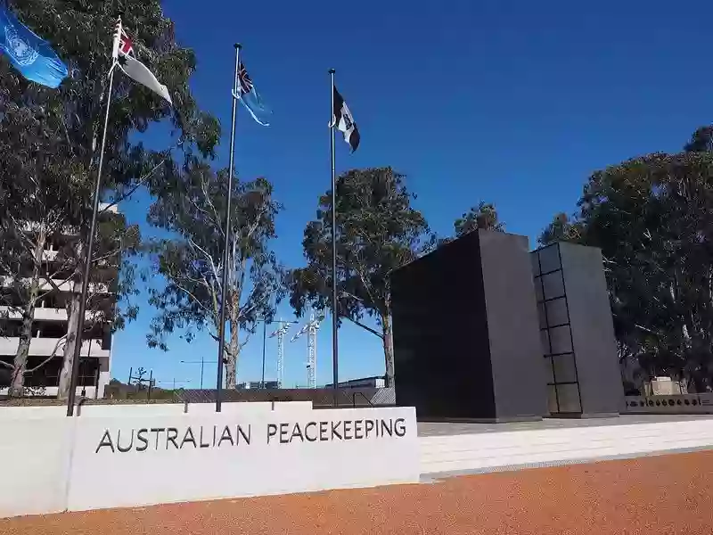 Anzac Parade Self-guided Walking Tour