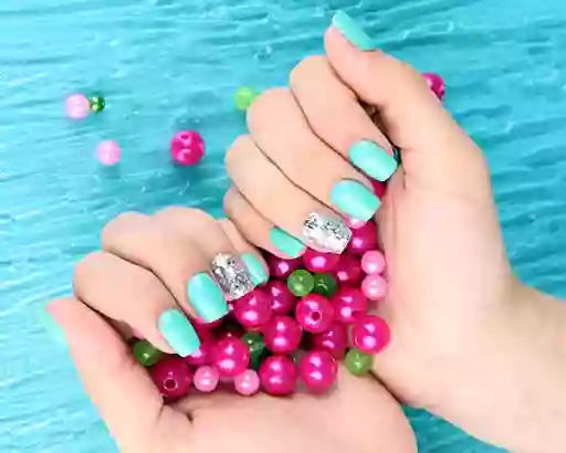 E'Shee Nails & Beauty