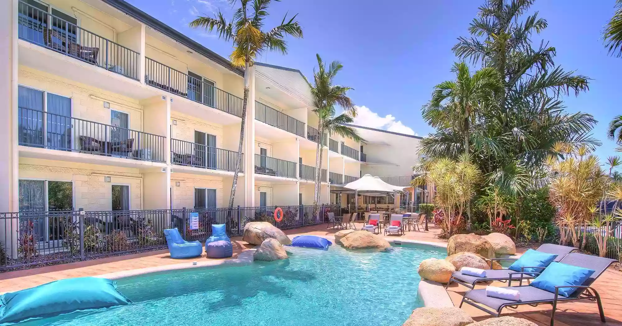 Cairns Queenslander Hotel & Apartments