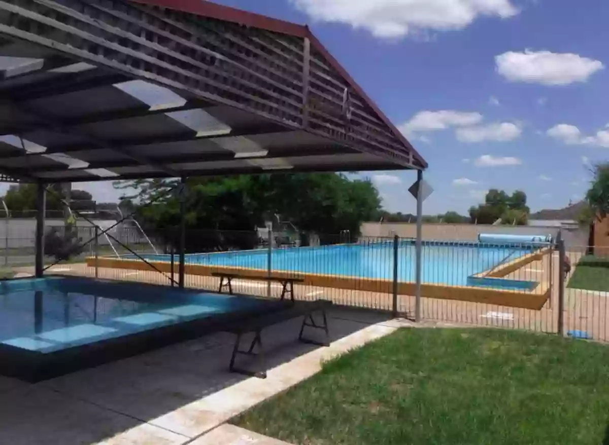 Dunolly Outdoor Swimming Pool