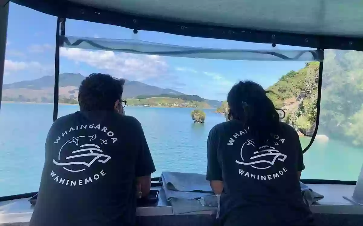 Raglan Boat Charters - Whaingaroa Wahinemoe