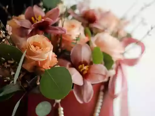 Квіткова майстерня Аммі ❀ Замовлення квітів онлайн